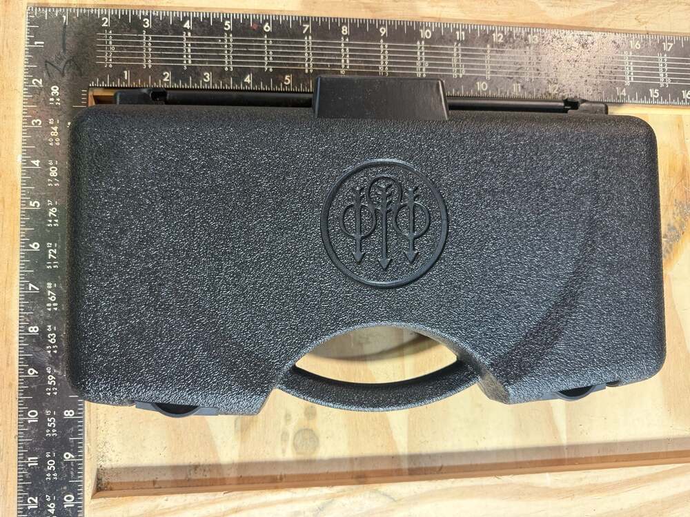 Beretta U22 Neos Pistol Hard Carrying Case with Manual and Lock (z)